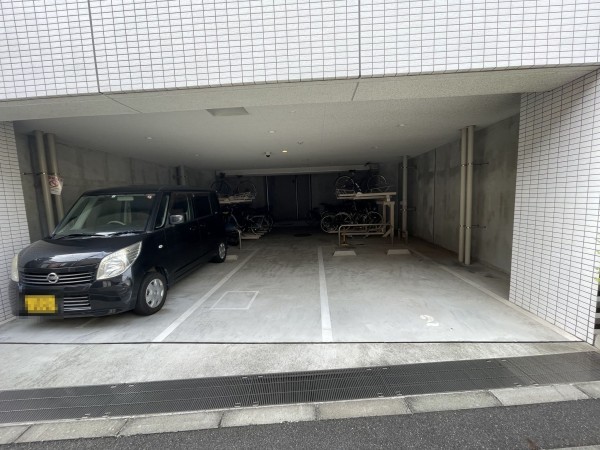 江東区北砂、マンションの駐車場画像です
