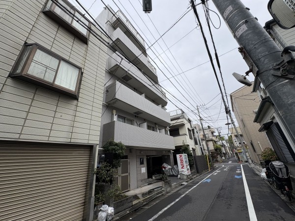 江東区亀戸、マンションの外観画像です