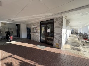 江東区大島、マンションのエントランス画像です