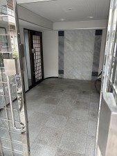 江東区亀戸、マンションのエントランス画像です