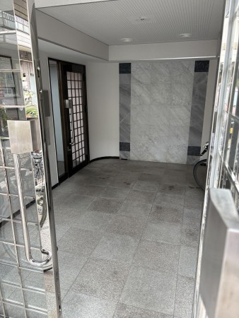 江東区亀戸、マンションのエントランス画像です
