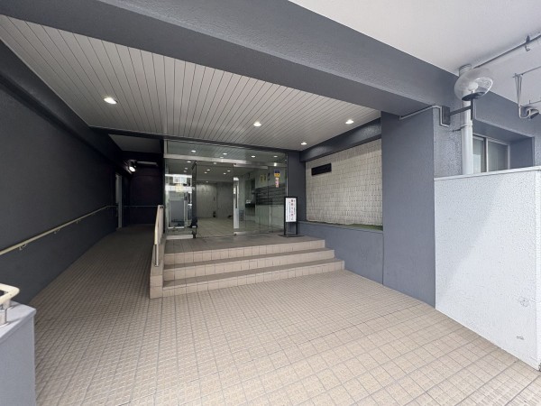 江東区南砂、マンションのエントランス画像です