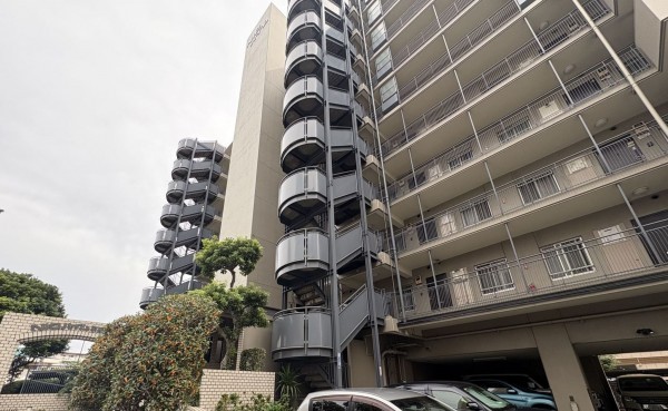 江東区南砂、マンションの外観画像です