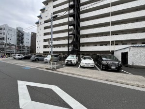 江東区東陽、マンションの駐車場画像です
