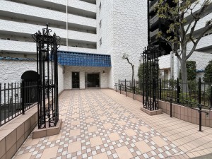 江東区東陽、マンションのエントランス画像です