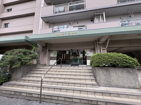 江東区南砂、マンションのエントランス画像です