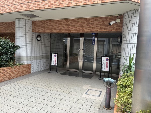 江東区亀戸、マンションのエントランス画像です