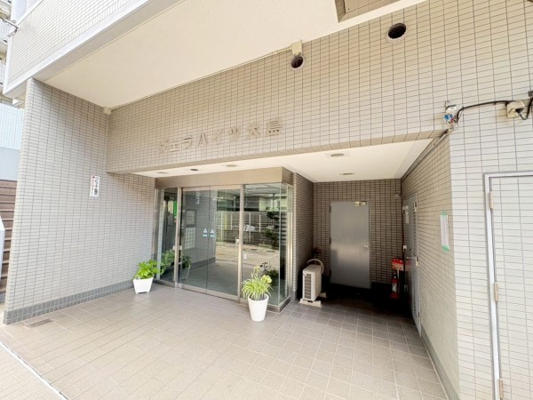 江東区大島、マンションのエントランス画像です