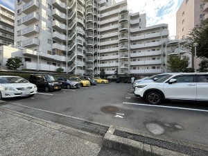 江東区東砂、マンションの駐車場画像です