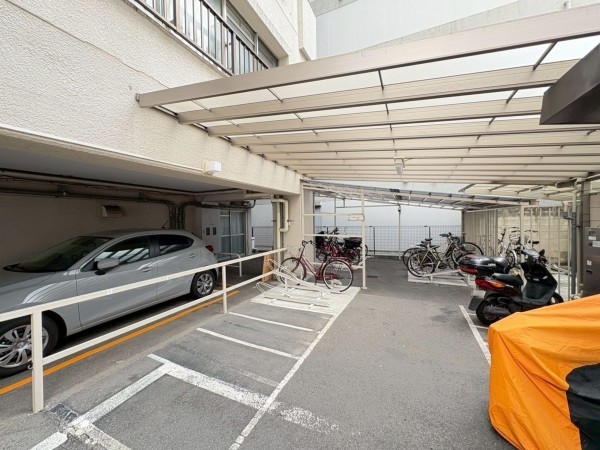 江東区亀戸、マンションの駐車場画像です