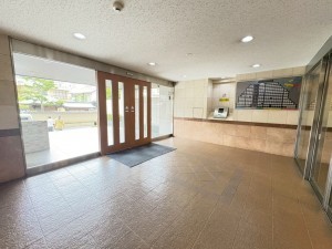 江東区大島、マンションのエントランス画像です