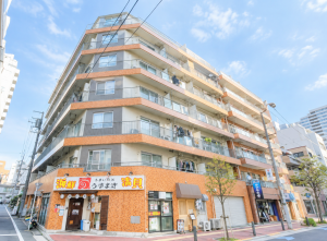 江東区亀戸、マンションの外観画像です