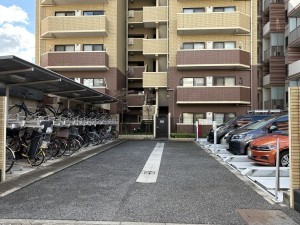 江東区大島、マンションの駐車場画像です