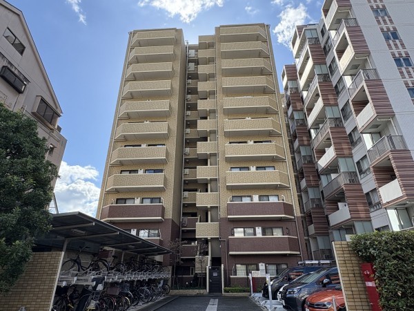 江東区大島、マンションの外観画像です