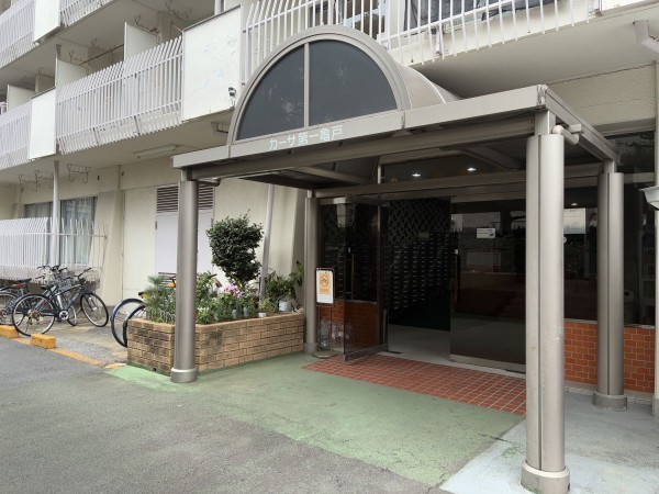 江東区亀戸、マンションのエントランス画像です