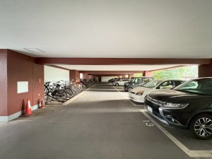 江東区南砂、マンションの駐車場画像です