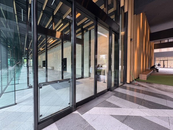 江東区亀戸、マンションのバルコニー画像です