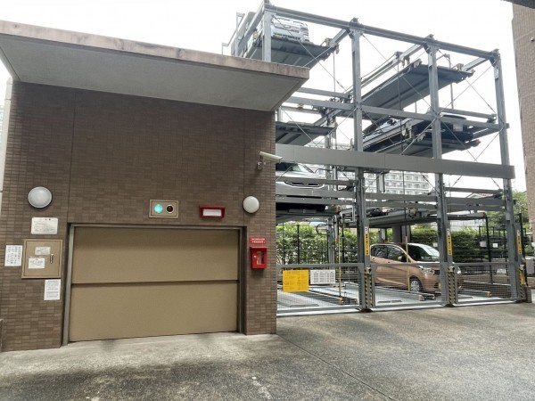 江東区東砂、マンションの駐車場画像です