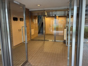 江東区亀戸、マンションのエントランス画像です