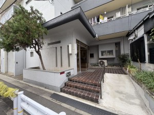 江東区毛利、マンションのエントランス画像です