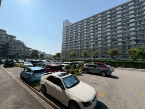 江東区亀戸、マンションの駐車場画像です