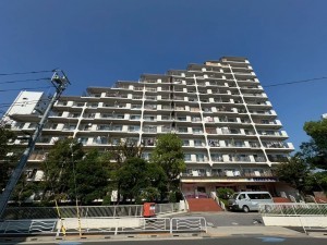 江東区亀戸、マンションの外観画像です