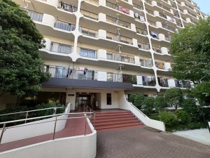 江東区亀戸、マンションのエントランス画像です