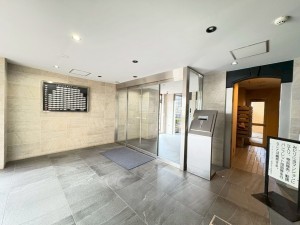江東区南砂、マンションのエントランス画像です