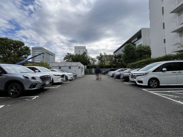 江東区東陽、マンションの駐車場画像です