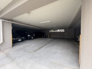 江東区南砂、マンションの駐車場画像です