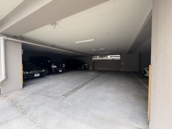 江東区南砂、マンションの駐車場画像です