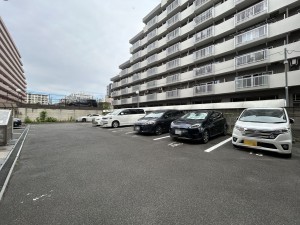 江東区北砂、マンションの駐車場画像です