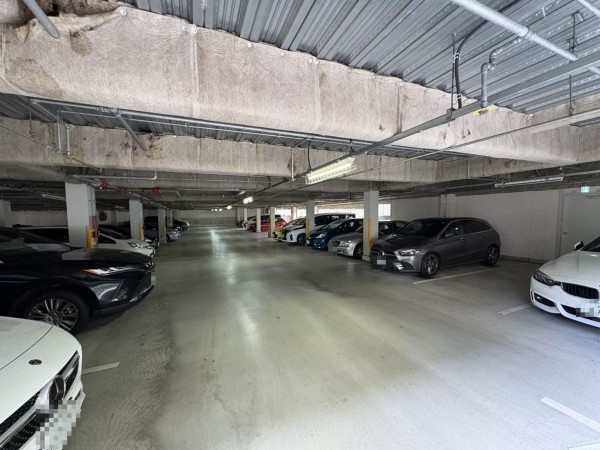 江東区猿江、マンションの駐車場画像です