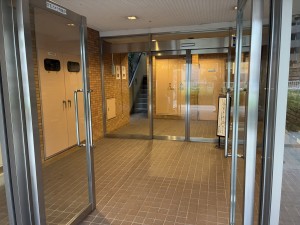 江東区亀戸、マンションのエントランス画像です