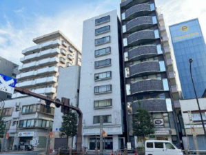 江東区亀戸、マンションの外観画像です