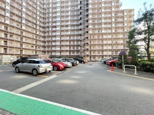 江東区南砂、マンションの駐車場画像です