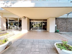 江東区亀戸、マンションのエントランス画像です