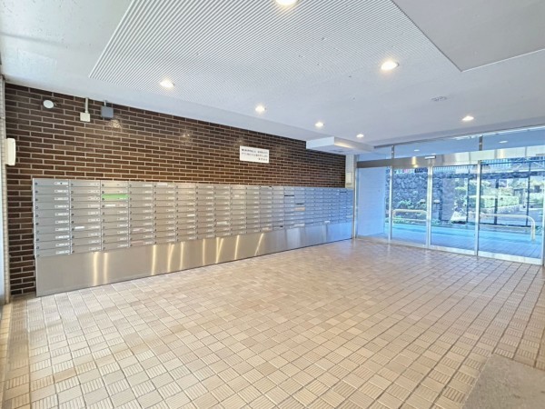 江東区亀戸、マンションのエントランス画像です