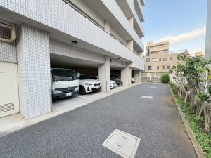 江東区住吉、マンションの駐車場画像です