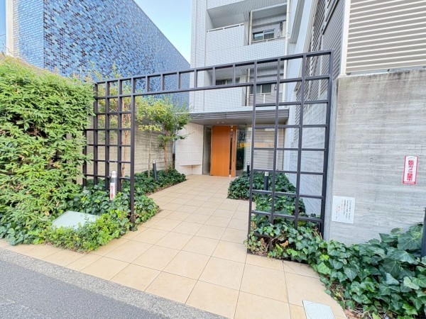 江東区住吉、マンションのエントランス画像です