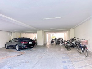 江東区亀戸、マンションの駐車場画像です