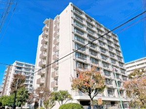 江東区亀戸、マンションの外観画像です