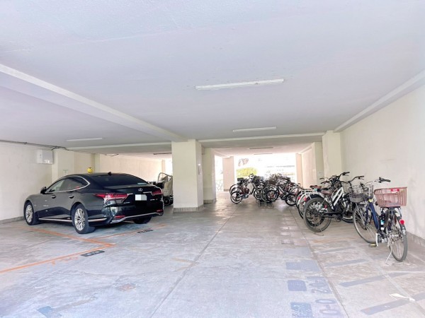 江東区亀戸、マンションの駐車場画像です