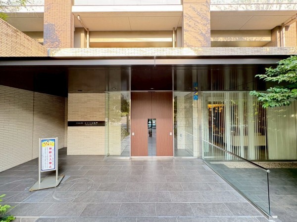 江東区亀戸、マンションのエントランス画像です