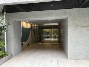 江東区亀戸、マンションのエントランス画像です