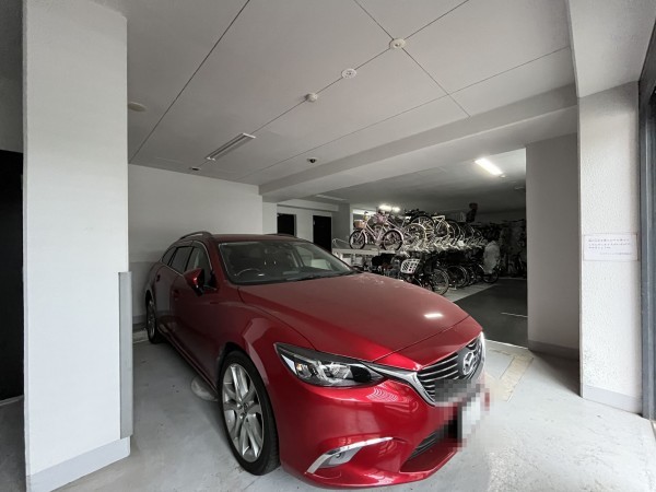 江東区東陽、マンションの駐車場画像です