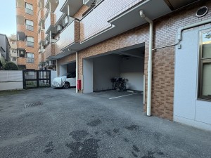 江東区大島、マンションの駐車場画像です