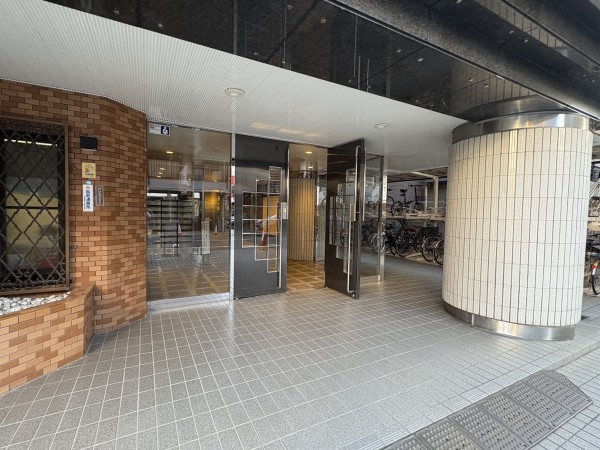 江東区大島、マンションのエントランス画像です