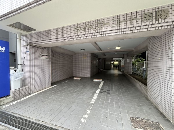 江東区東陽、マンションの駐車場画像です