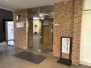 江東区大島、マンションのエントランス画像です